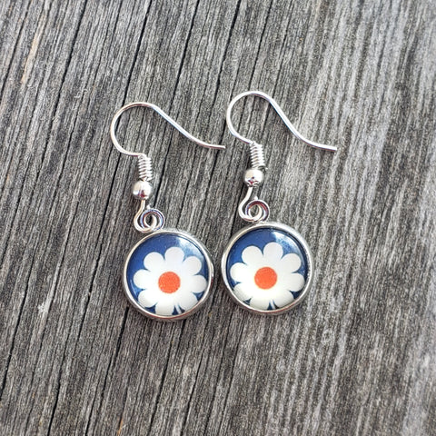 Peeking Daisy Drop Earrings