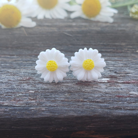 White Daisy Studs